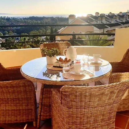 Walking Distance To Puerto Banus Sea View Appartement *