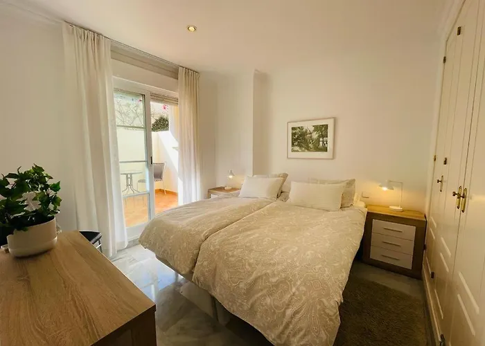 Walking Distance To Puerto Banus Sea View *