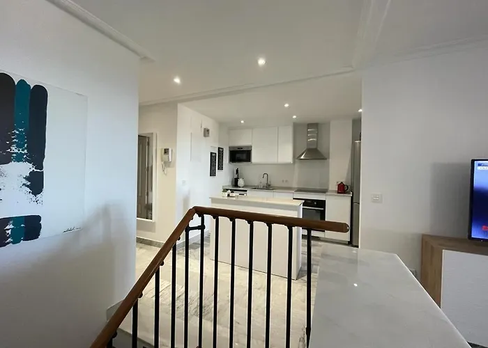 Walking Distance To Puerto Banus Sea View * מארבלה