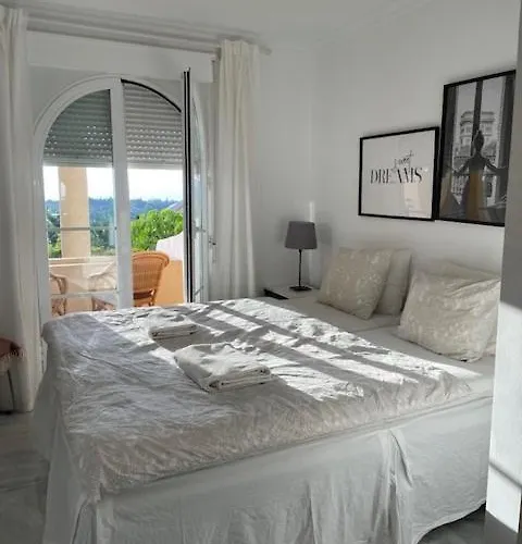 Walking Distance To Puerto Banus Sea View מארבלה