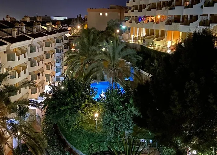 Walking Distance To Puerto Banus Sea View דירה מארבלה