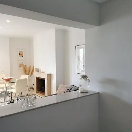 Apartment Walking Distance To Puerto Banus Sea View