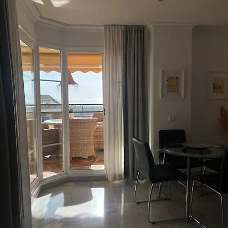 Apartment Walking Distance To Puerto Banus Sea View *